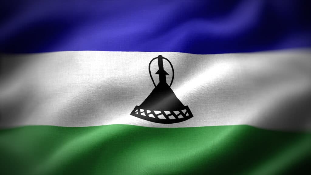 primo piano sventola bandiera del Lesotho.  simboli della bandiera del Lesotho.
