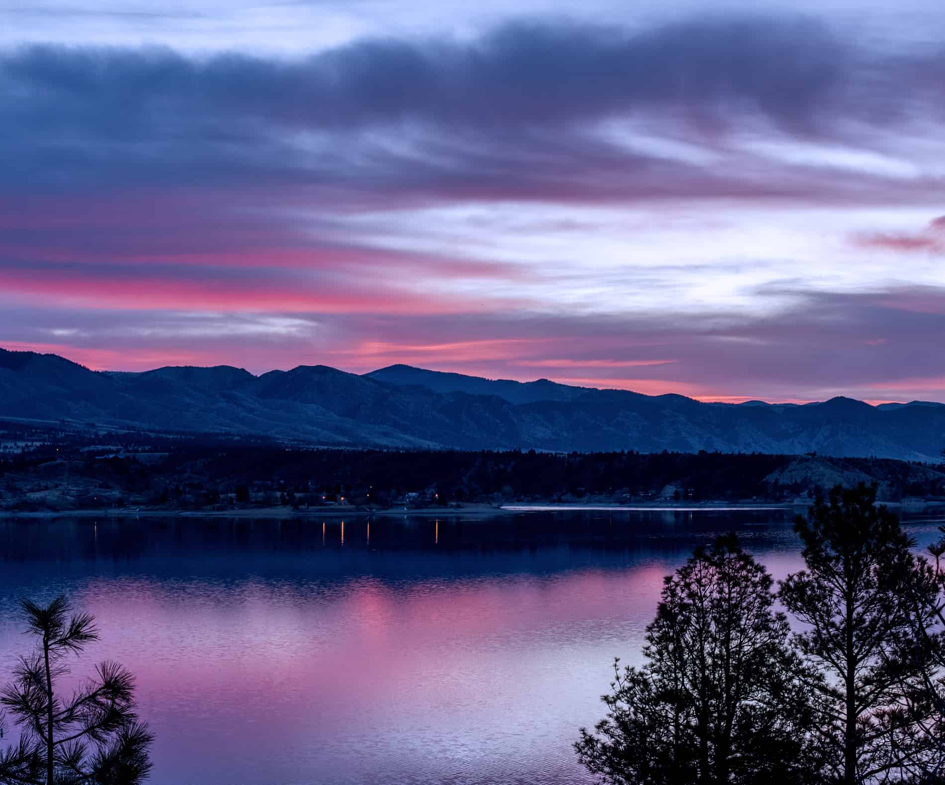 splendida alba al Canyon Ferry Lake