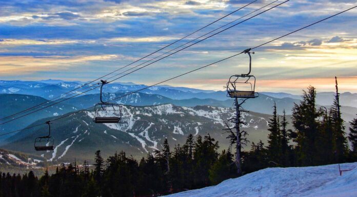 Scopri questa imponente montagna dell'Oregon dove puoi sciare tutto l'anno
