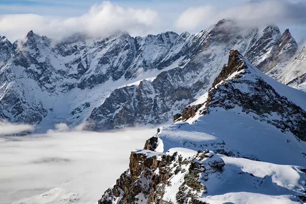 cime innevate nelle Alpi svizzere Matterhorn glacier paradise