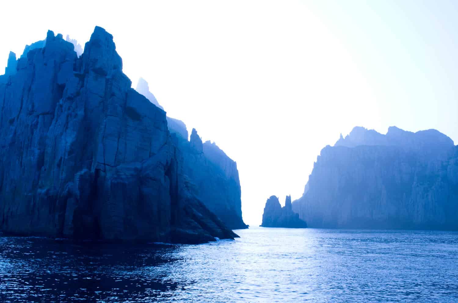 Rocce marine e scogliere a Baegdo Island of Dadohaehaesang National Park vicino a Yeosu-si, Corea del Sud