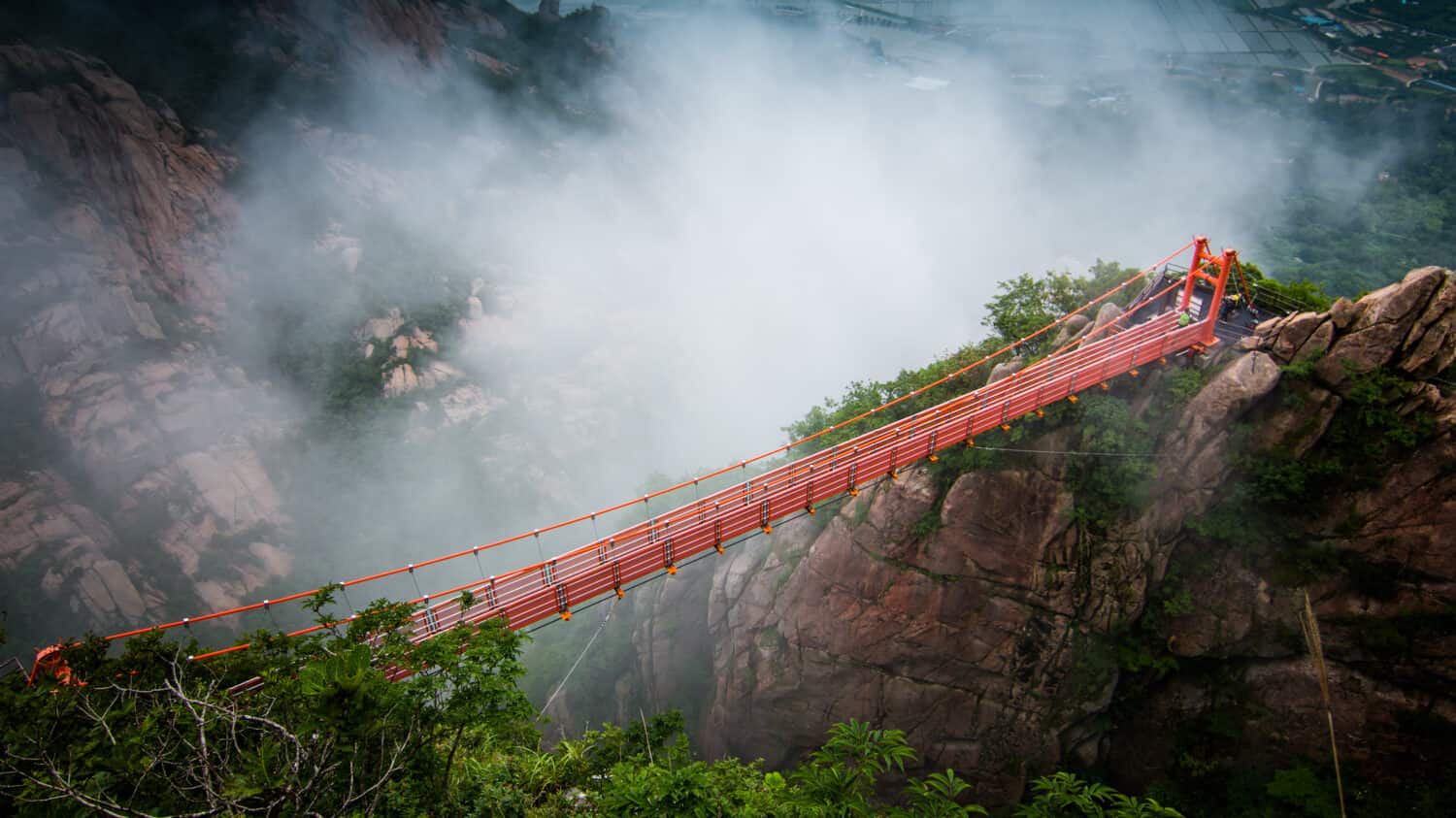 avventura ponte nuvola al Wolchulsan National Park, Corea del Sud.