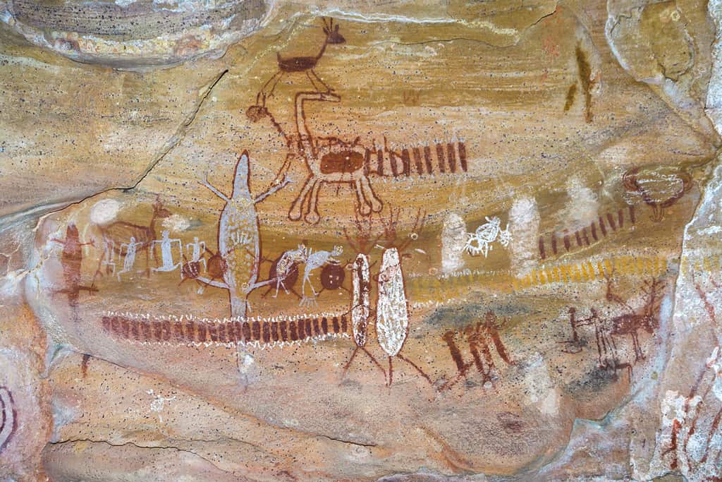 Pitture rupestri su un sito archeologico nel Parco Nazionale della Serra da Capivara, Brasile