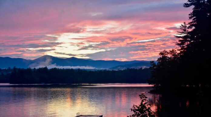 Scopri il lago artificiale più antico del Maine
