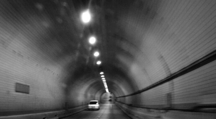 Il tunnel più lungo del Texas sembra un'avventura sotterranea senza fine
