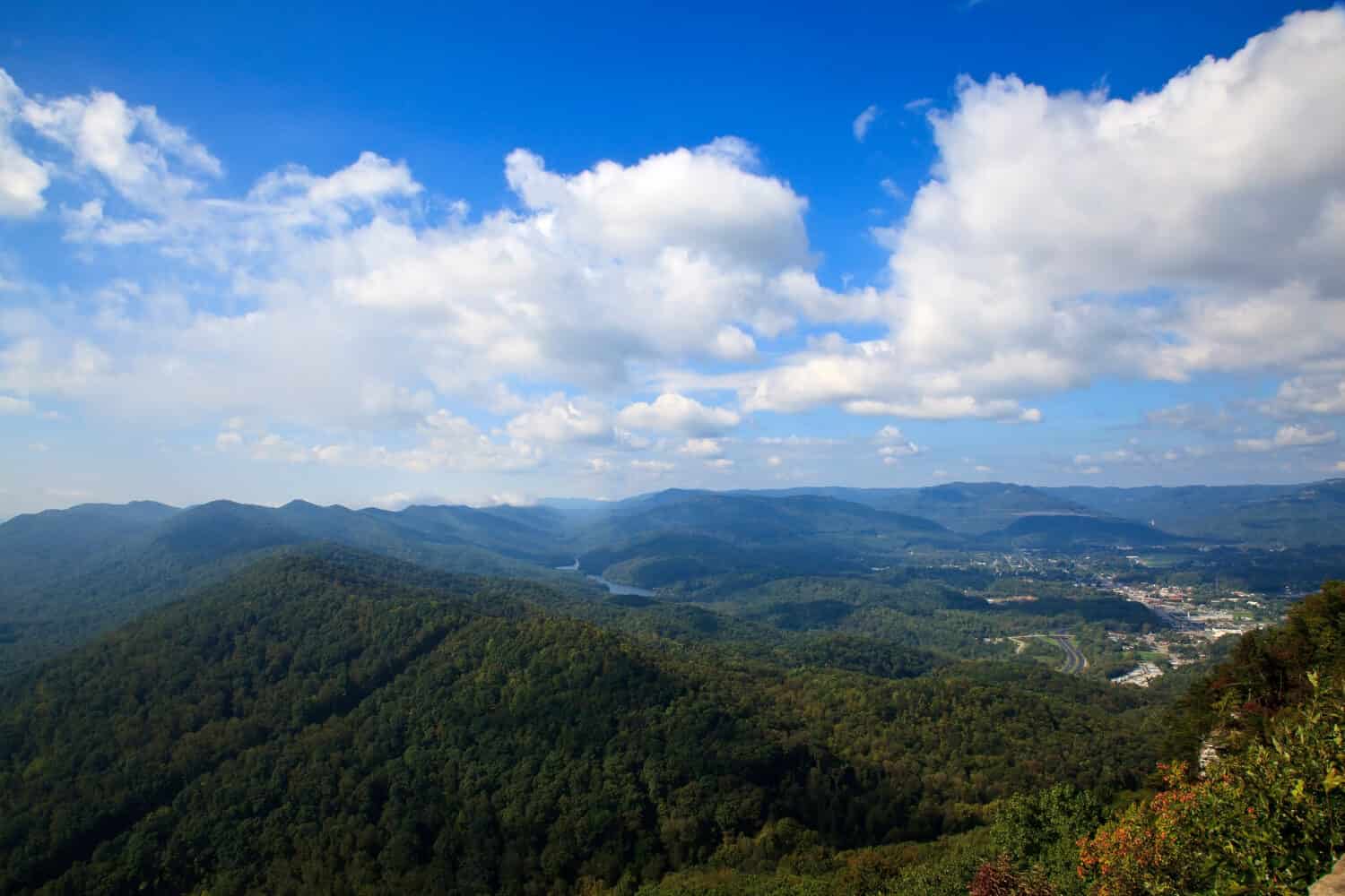 Middlesboro Vista da Pinnacle Overlook nel Kentucky