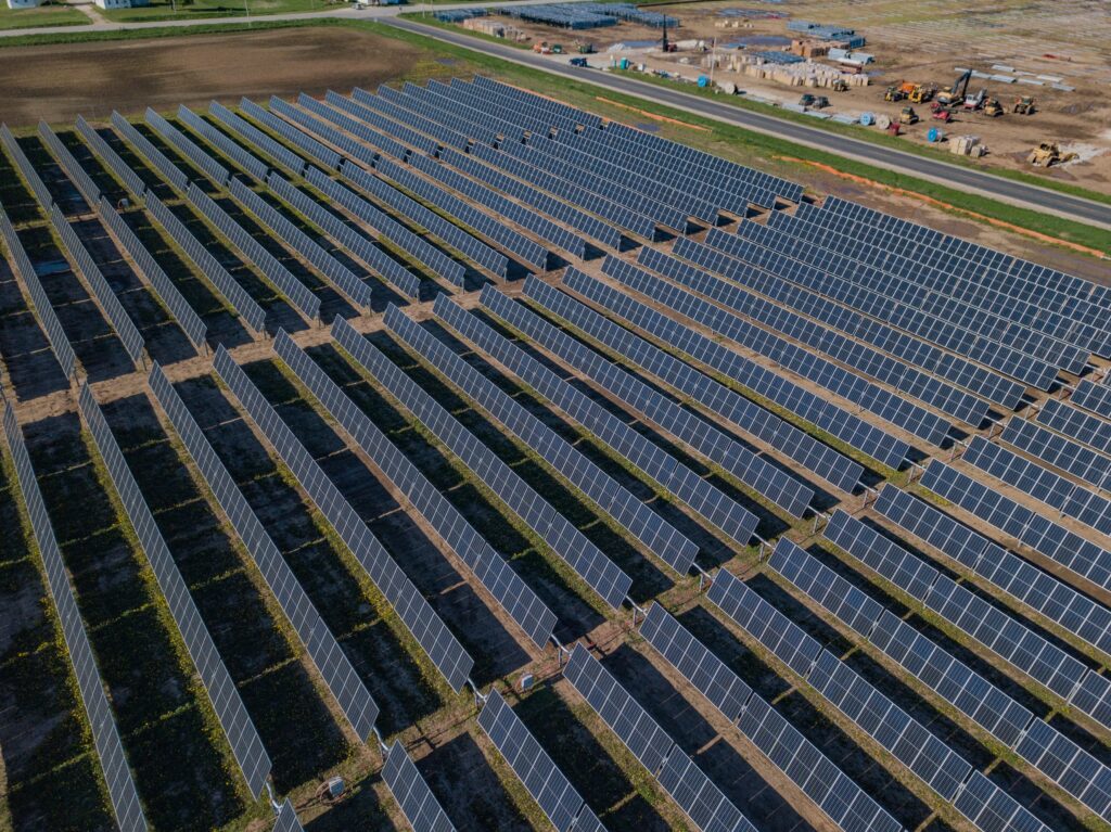 Vista aerea di Two Creeks Solar Farm nel Wisconsin