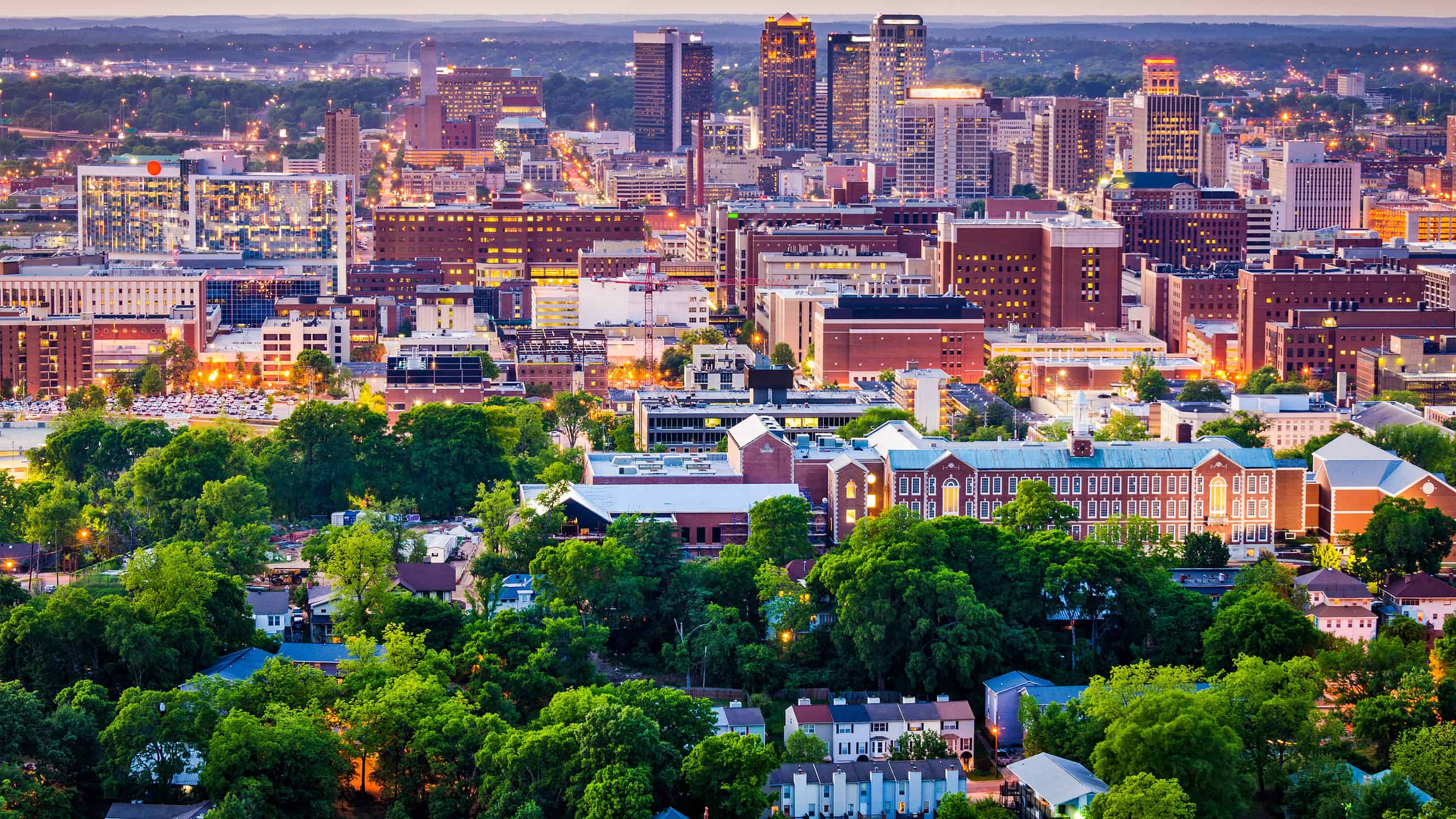 Orizzonte del centro città di Birmingham, Alabama, Stati Uniti.