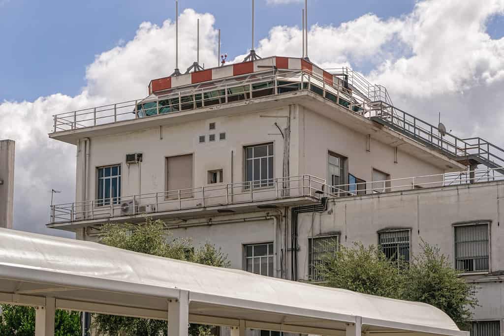 Aeroporto di Ciampino Torre di controllo del traffico giorno vista ad angolo basso.  Edificio ATC Aeroporto GB Pastine, a servizio dei voli nello spazio aereo italiano da o per Roma.