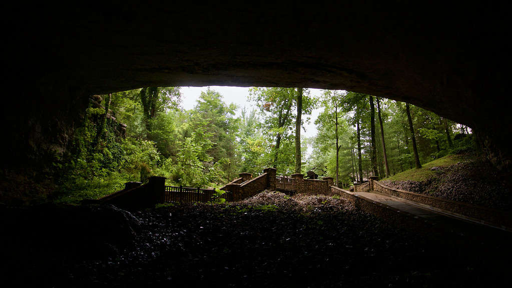 l'ingresso alle Cathedral Caverns in Alabama