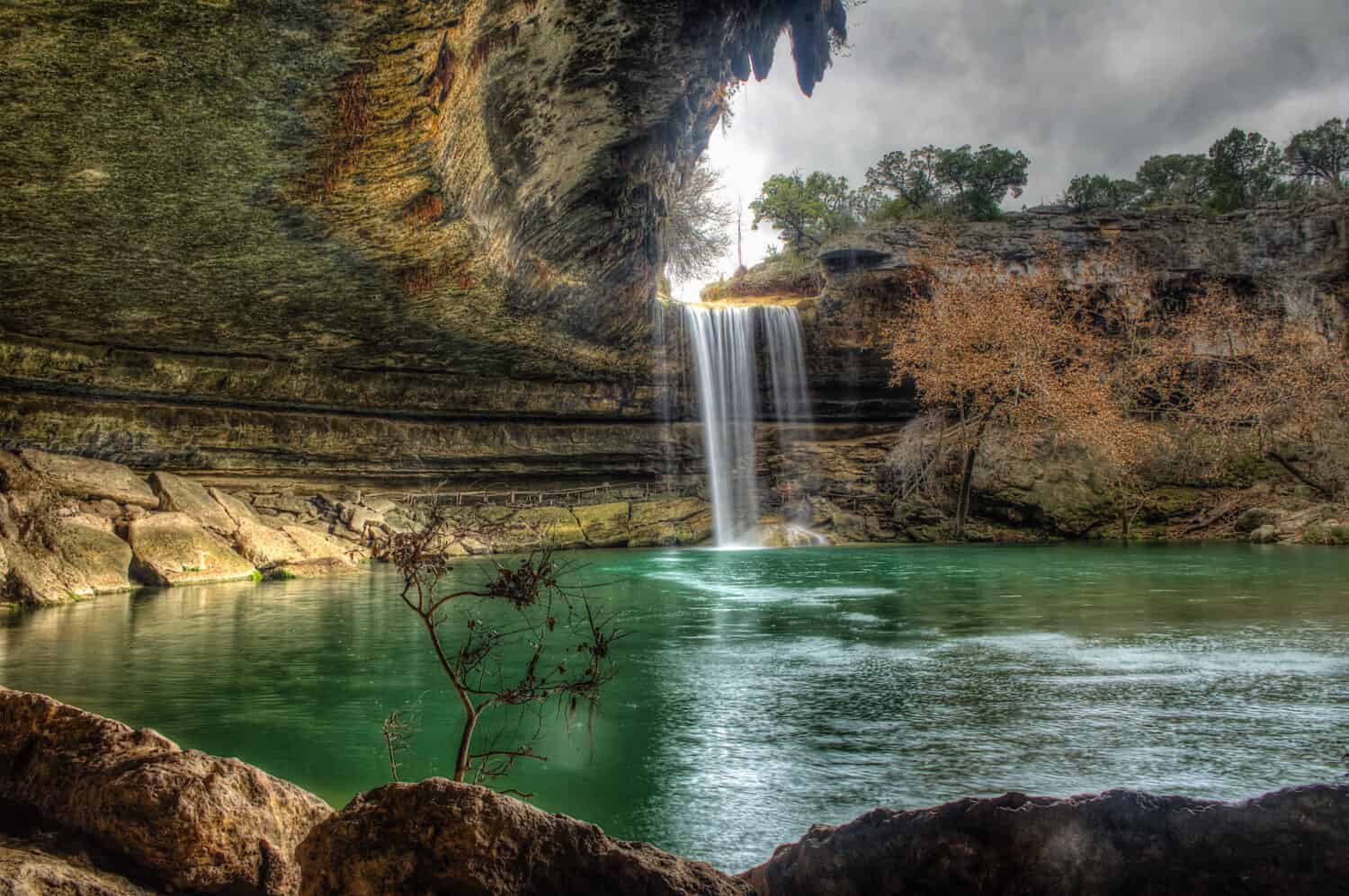 Piscina Hamilton - Vicino ad Austin, Texas.  Giornata nuvolosa.