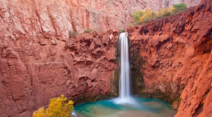 Mooney Falls, Havasu Canyon, Havasupai Indian Reservation, Arizona, Stati Uniti
