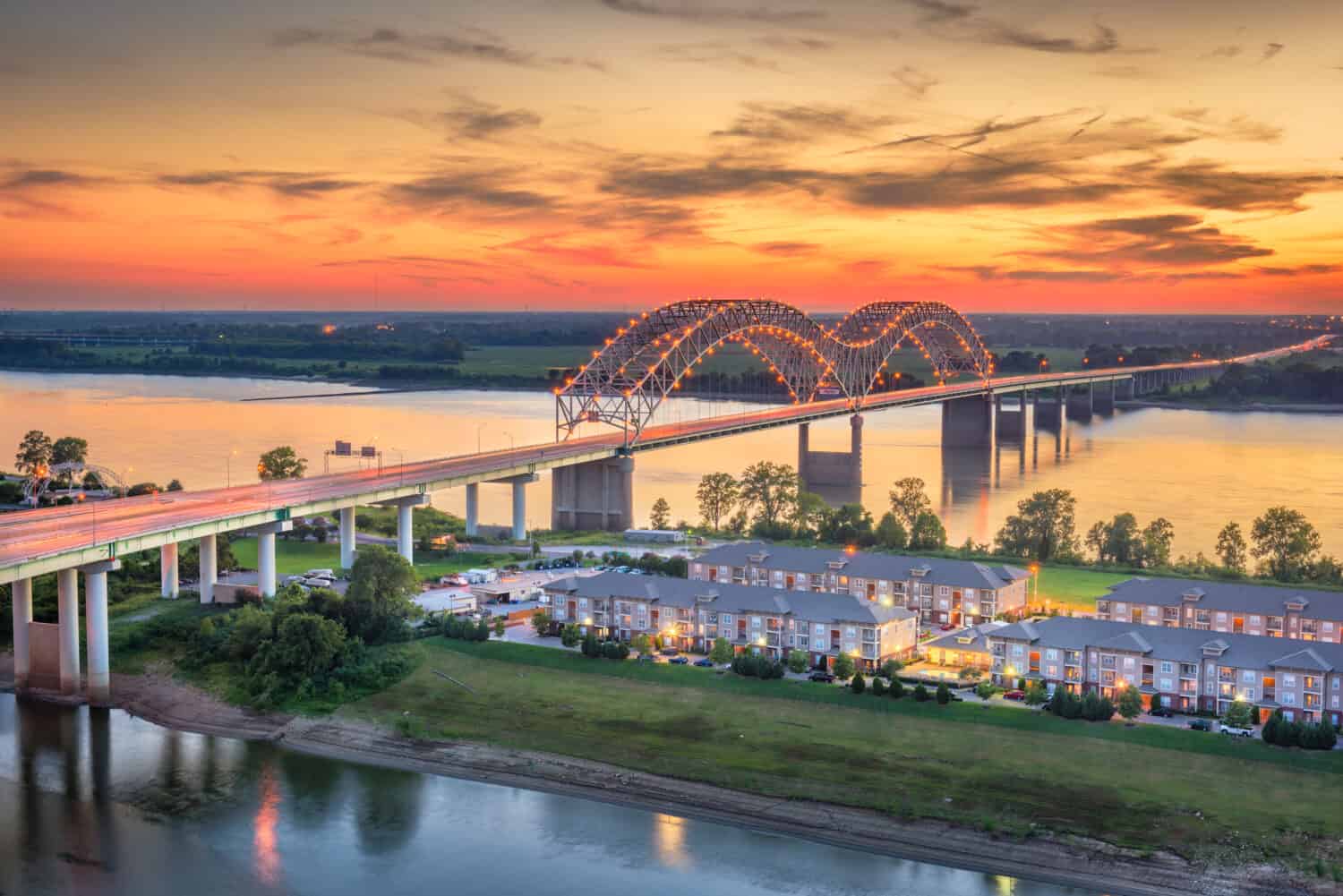 Memphis, Tennessee, USA al ponte Hernando de Soto.