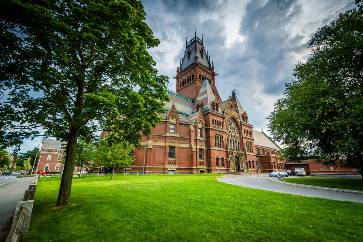 L'Harvard Memorial Hall, presso l'Università di Harvard, a Cambridge, Massachusetts.