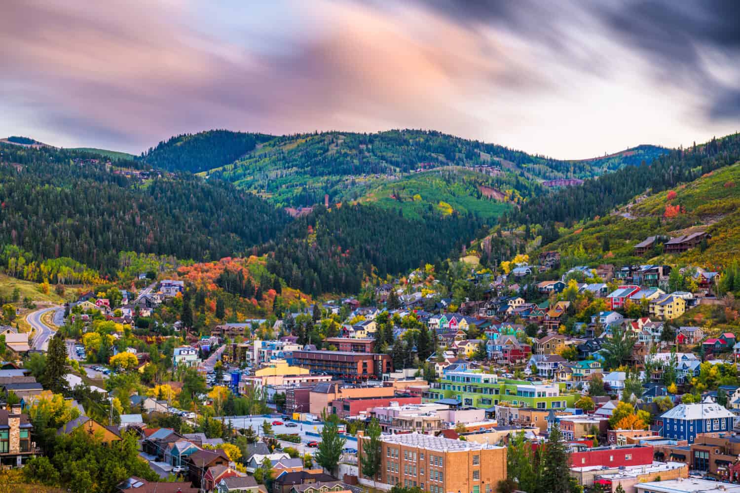 Park City, Utah, Stati Uniti d'America in centro in autunno al tramonto.