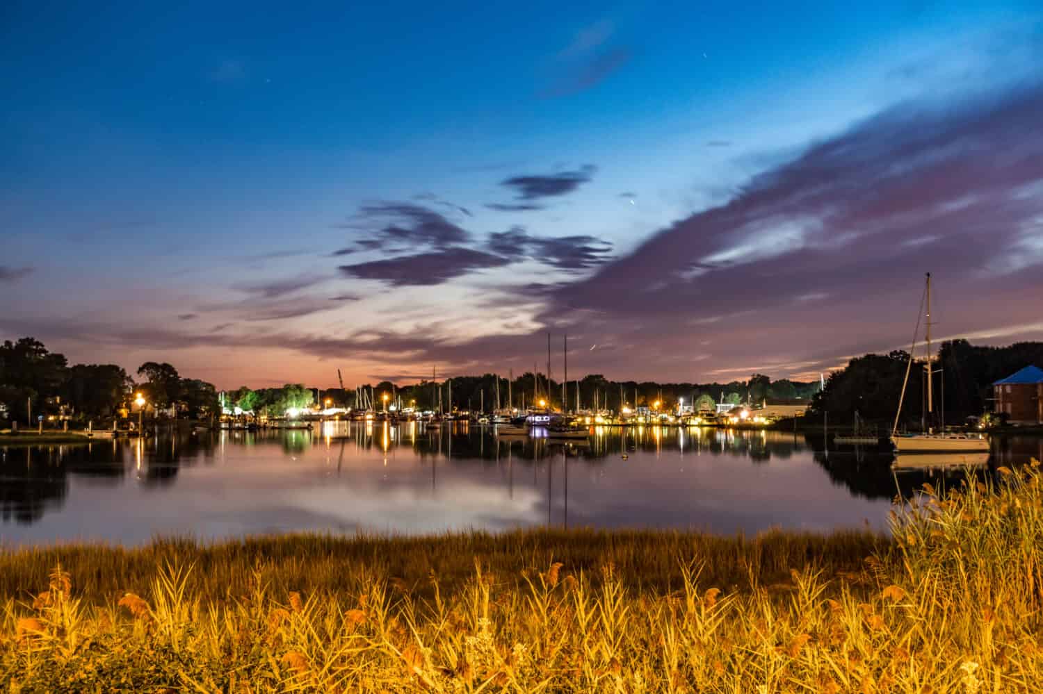 tramonto sulla baia di Warwick nel Rhode Island