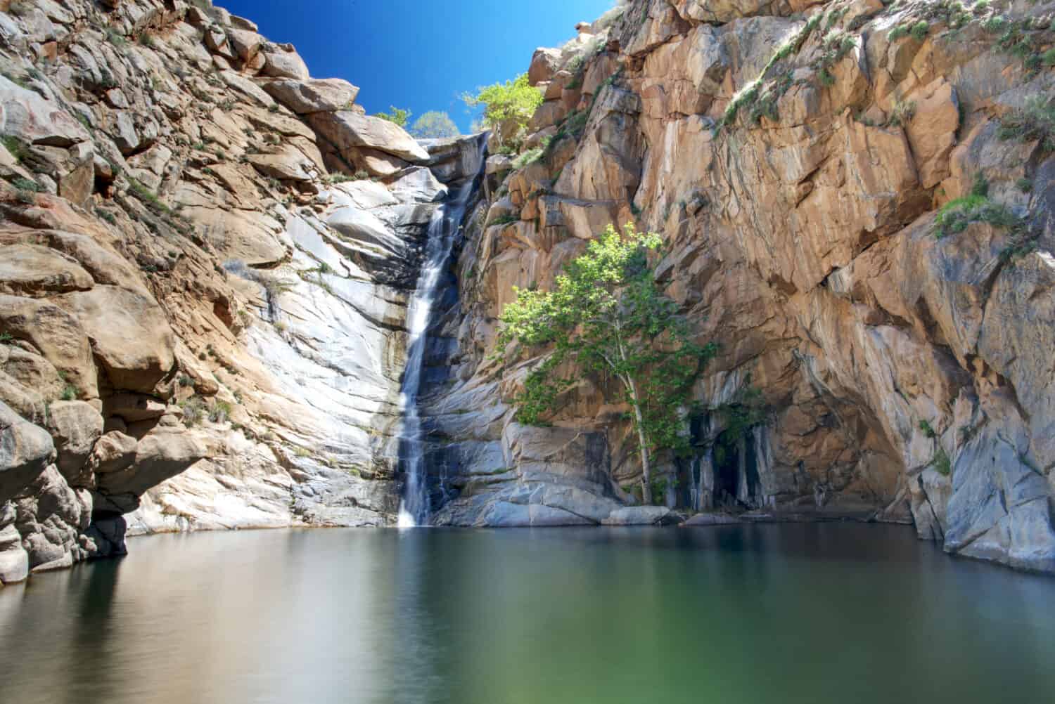 Cedar Creek Falls (Devil's Punchbowl) a San Diego, California, USA