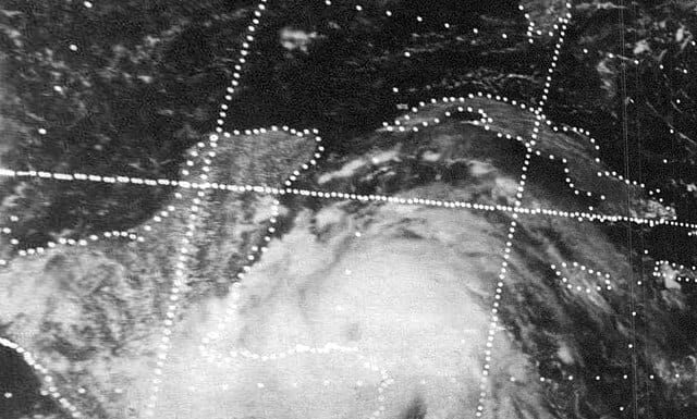 Vista satellitare di un potente uragano.