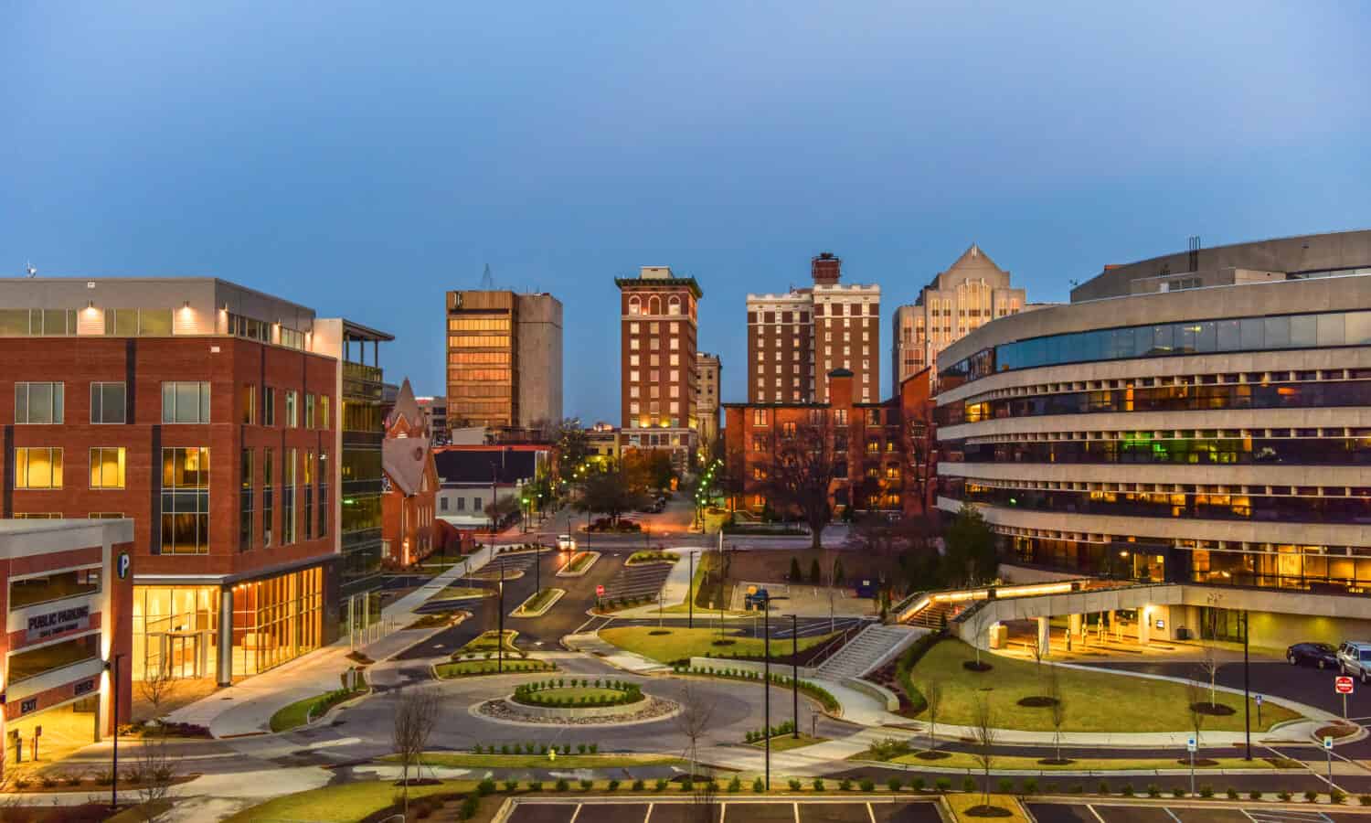 Antenna fuco del centro cittadino di Greenville South Carolina SC skyline all'alba.