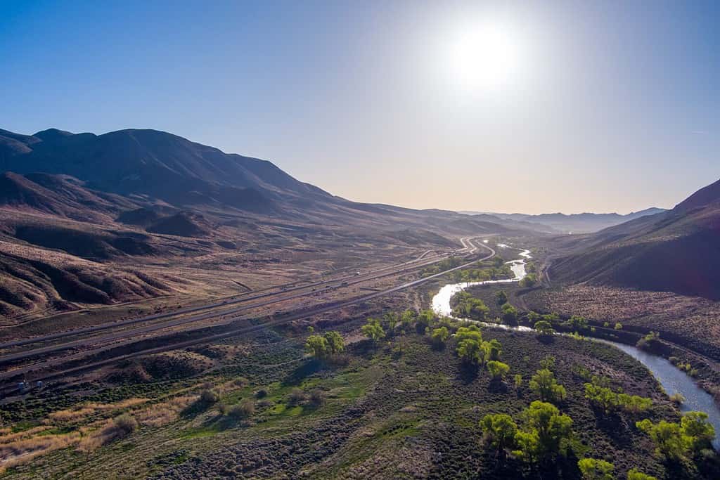 Veduta aerea del fiume Truckee, Interstate 80 