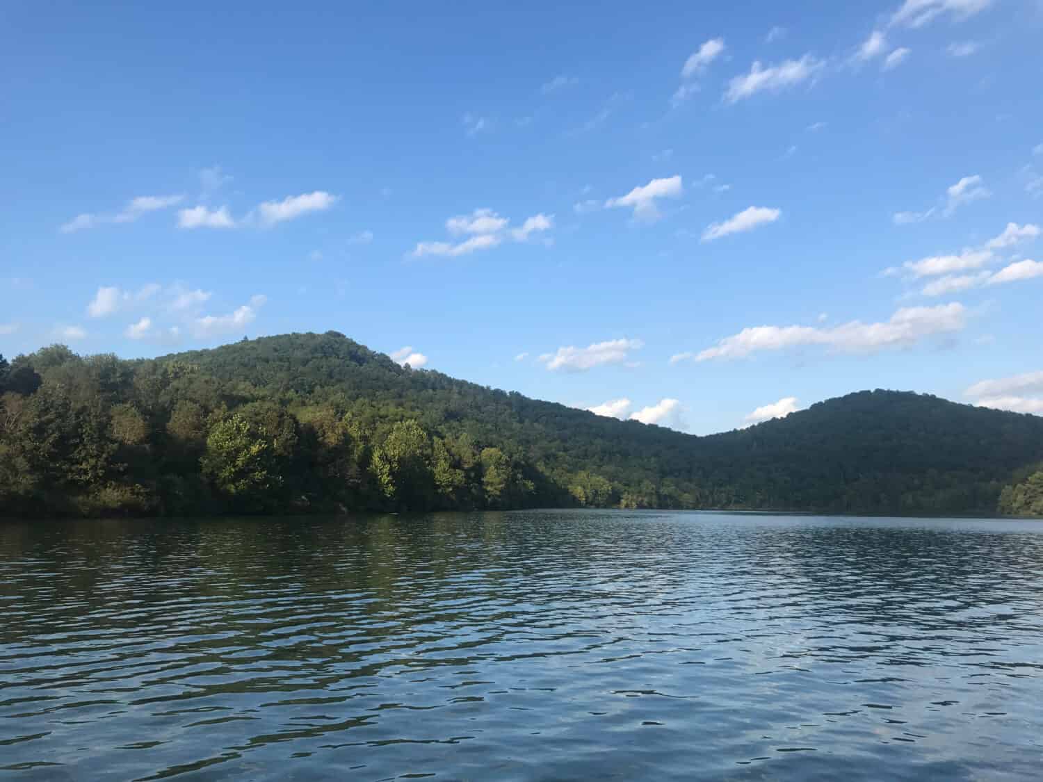 Sull'acqua se Burnsville Lake in West Virginia