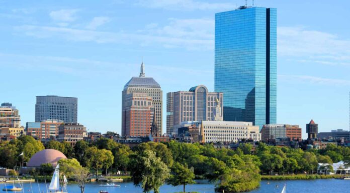 skyline di back bay e charles river boston massachusetts