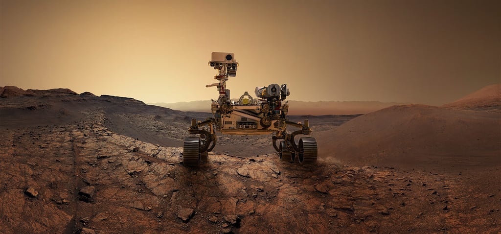 Mars 2020 Perseverance Rover sta esplorando la superficie di Marte.  Perseverance rover Mission Mars esplorazione del pianeta rosso.  Esplorazione dello spazio, concetto di scienza.  .Elementi di questa immagine forniti dalla NASA.