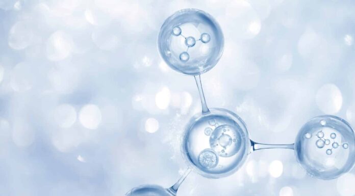 molecola e siero di bolle sullo sfondo dell'acqua