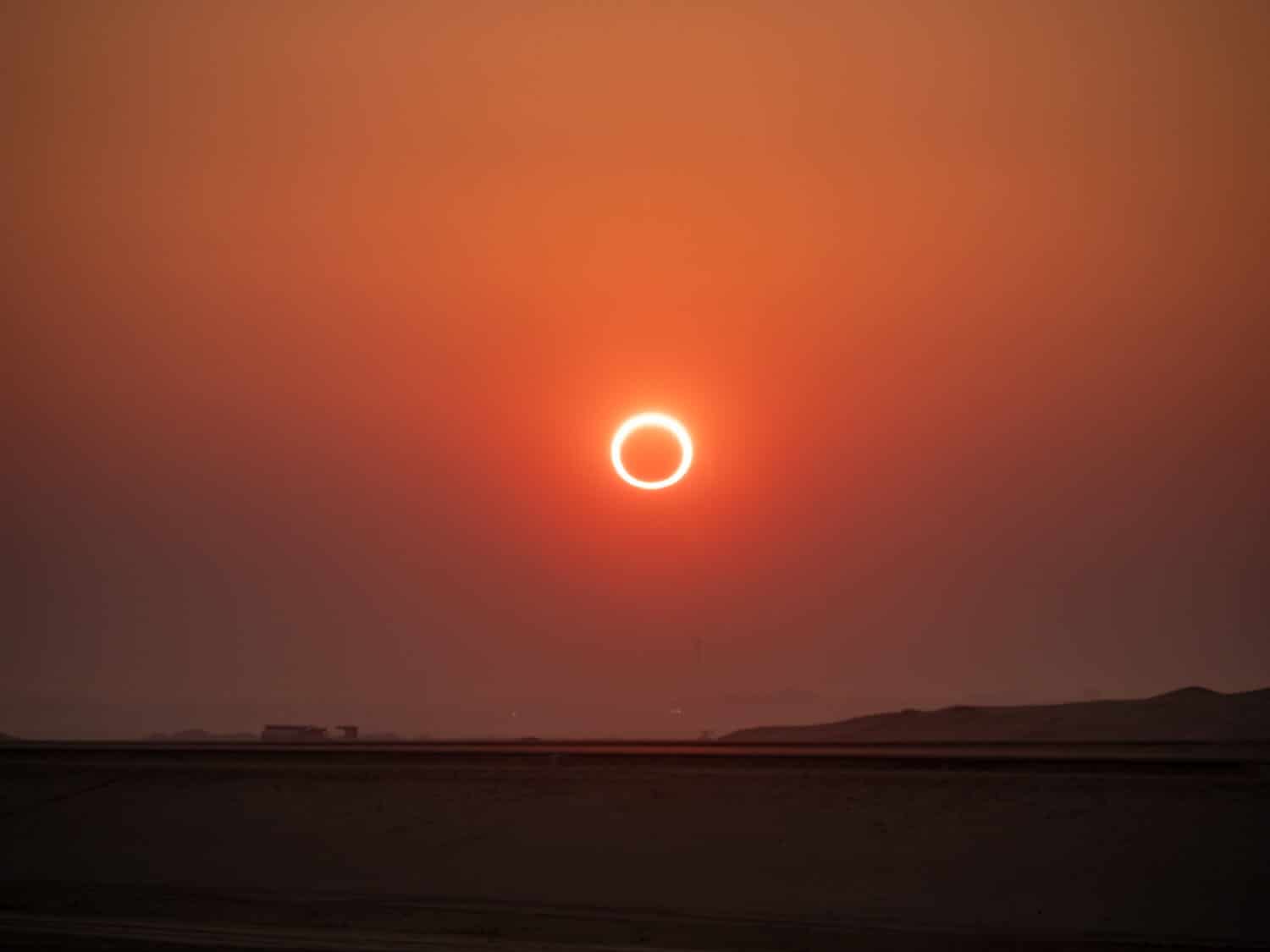 Eclissi solare anulare di sole a Hofuf, in Arabia Saudita