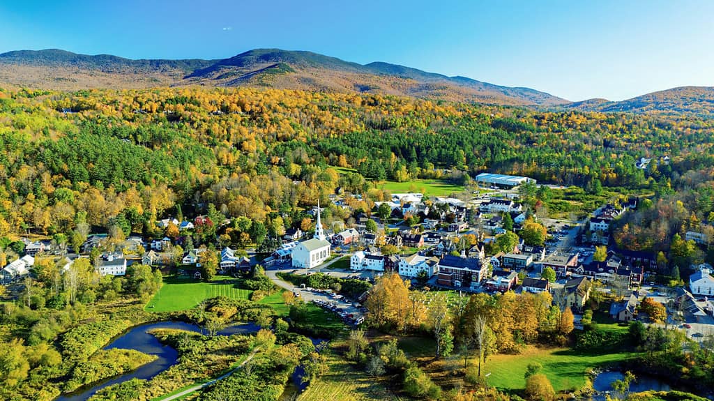 I colori dell'autunno nel villaggio di Stowe Vermont
