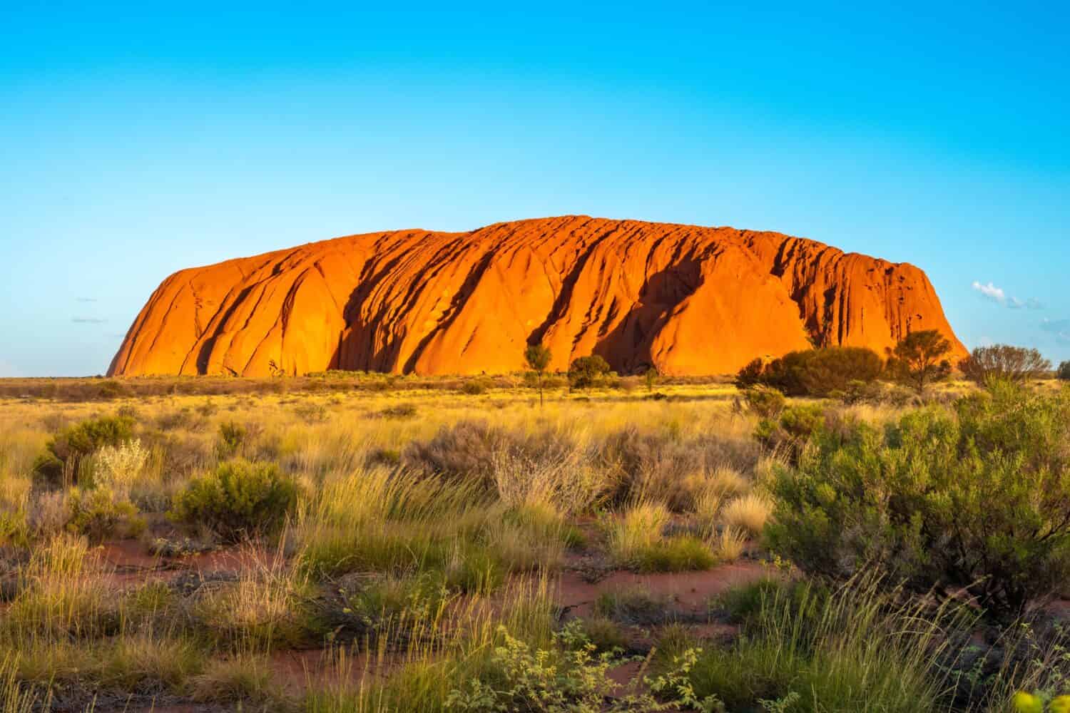 Uluru (Ayers Rock), l'iconica roccia di arenaria nel centro dell'Australia, Territorio del Nord, l'Australia