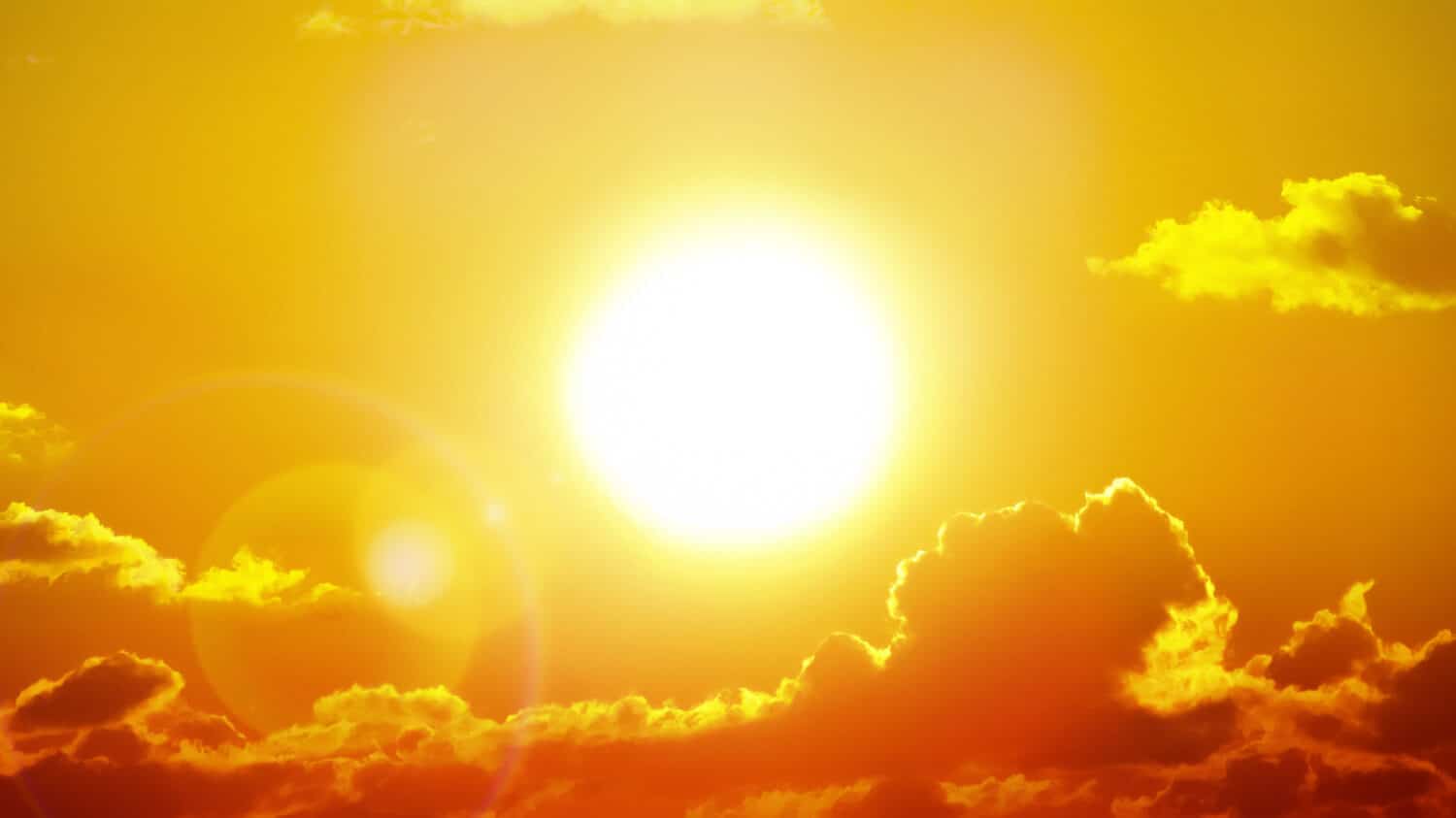 Sole caldo dell'ondata di caldo.  Cambiamento climatico.  Il riscaldamento globale.