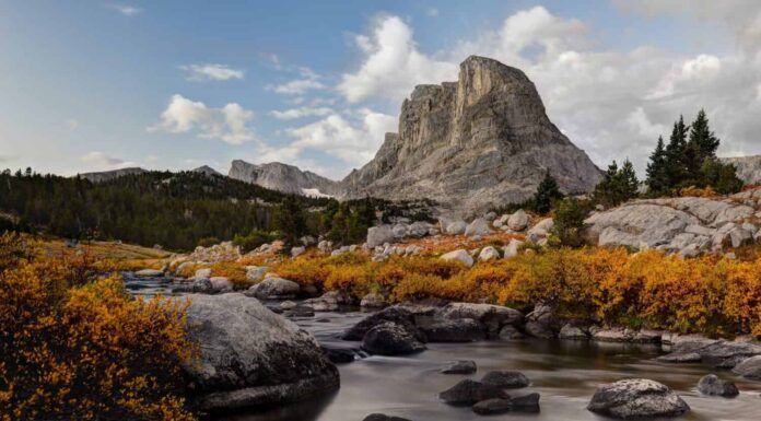 Little Wind River e Buffalo Head Peak.