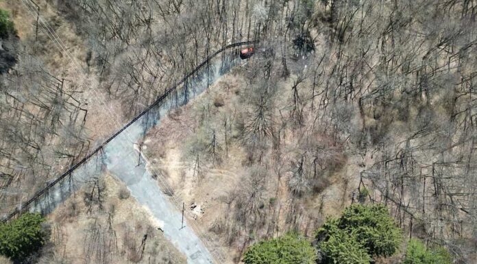 L'autostrada dei graffiti a Centralia, in Pennsylvania, è una città mineraria di carbone abbandonata famosa in tutto il mondo che brucia sottoterra dal 1963.