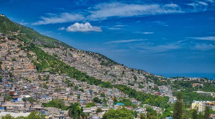 Città al largo di Port-au-Prince Haiti