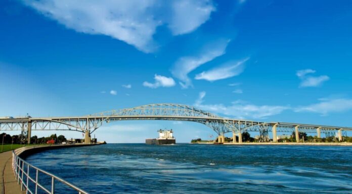 Quanto è profondo il fiume St. Clair nel Michigan?