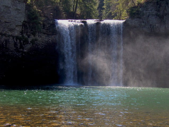 Il Fall Creek Falls State Park si trova nel Cumberland Plateau, a breve distanza in auto da Knoxville, Nashville, Chattanooga e Tri-Cities.