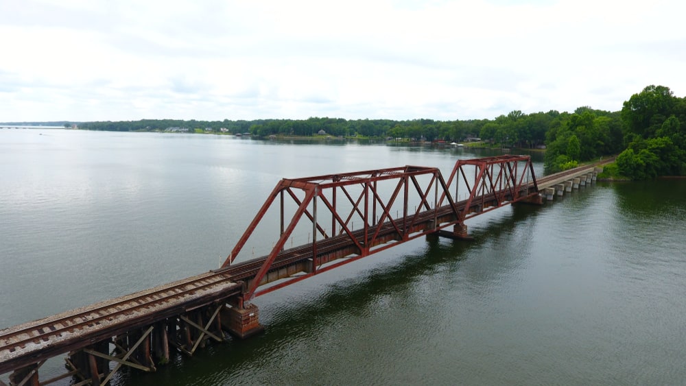 Ponte a cavalletto sul lago Greenwood