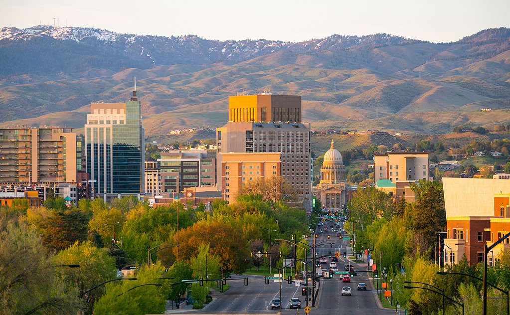 Capital Building picchi fuori tra le strutture a Boise