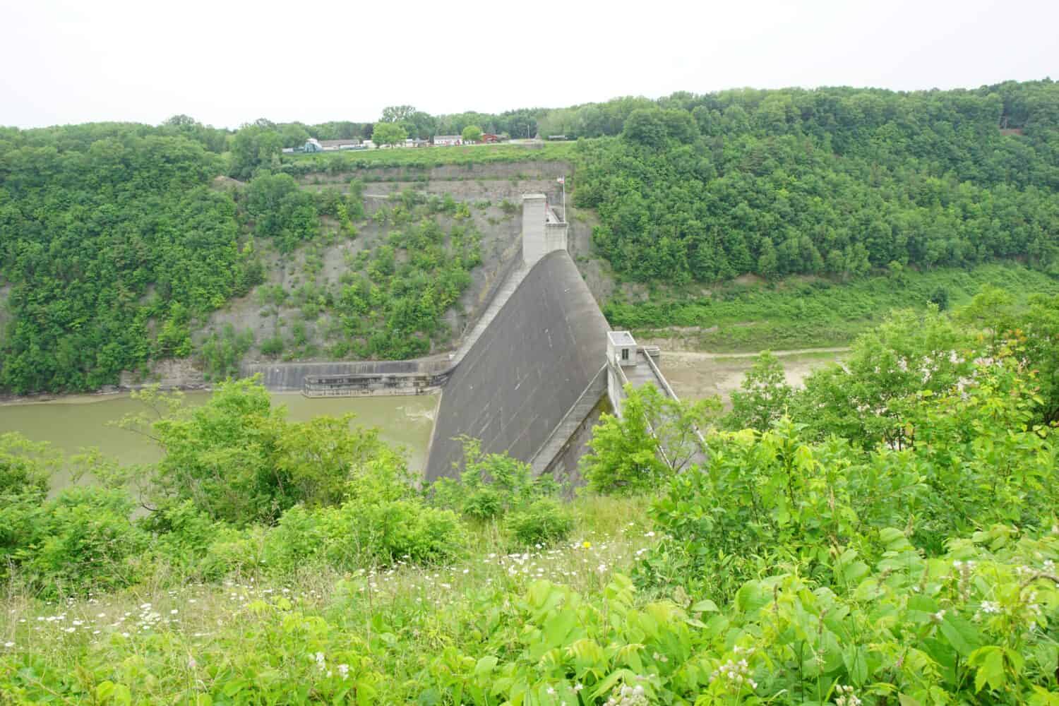 Vista della diga del Monte Morris al Letchworth State Park, New York