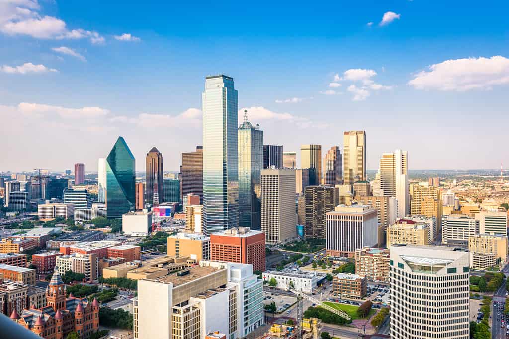 Orizzonte del centro della città di Dallas, Texas, Stati Uniti d'America nel pomeriggio.