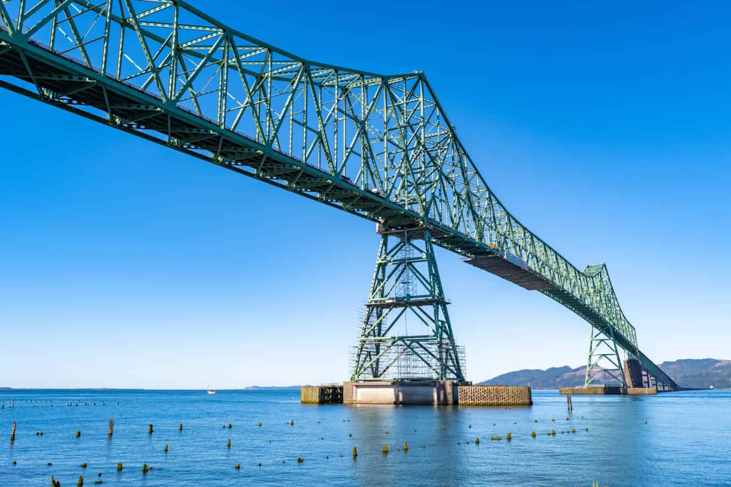 Una sezione dell'Astoria-Megler Bridge, un ponte a traliccio in acciaio negli Stati Uniti tra Astoria, Oregon, e Point Ellice vicino a Megler, Washington, sul fiume Columbia.