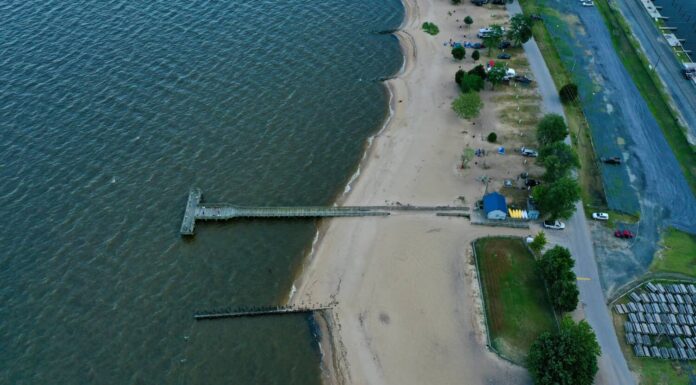 Molo per la pesca di Breezy Point Beach