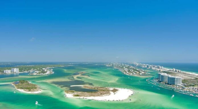 Veduta aerea del Bayou Saint John e del Perdido Pass a Orange Beach, Alabama