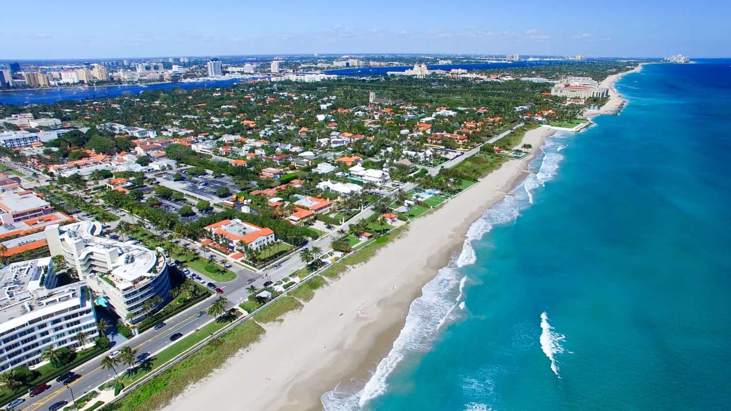 Palm Beach, Florida.  Incredibile vista aerea della costa.