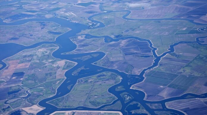 Una veduta aerea del Sacramento - San Joaquin River Delta, California, USA