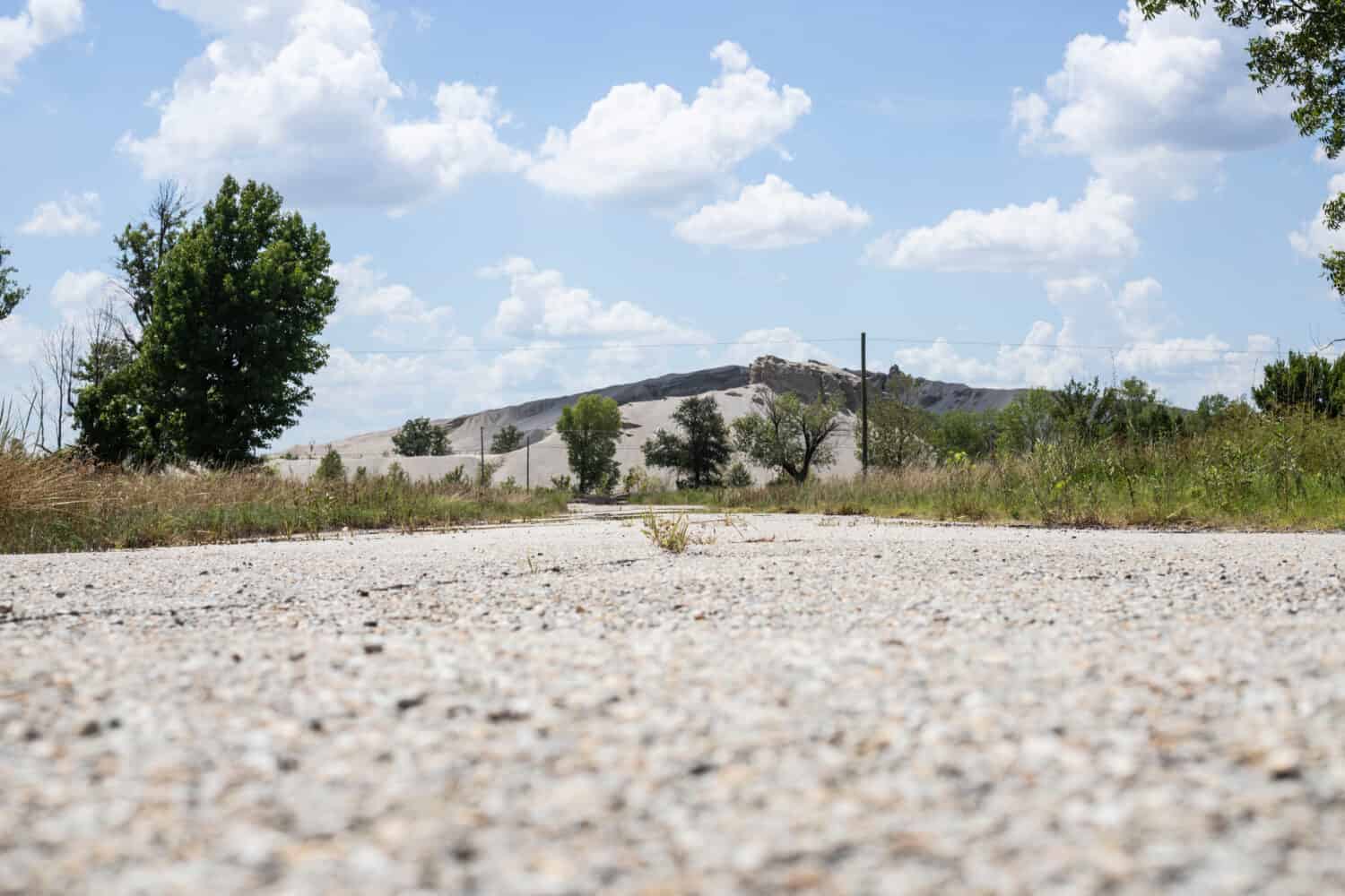 Mucchio di chiacchiere a Picher, Oklahoma.  Ha le dimensioni di una montagna.