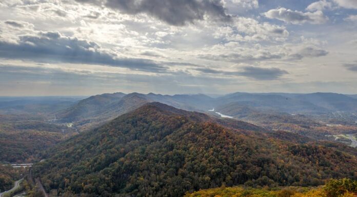 Cumberland Gap Virginia Tennessee Kentucky Il Pinnacle Lookout Tunnel Foglie di autunno Appalchaian Mountains