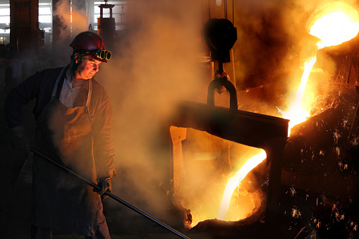 Duro lavoro in fonderia