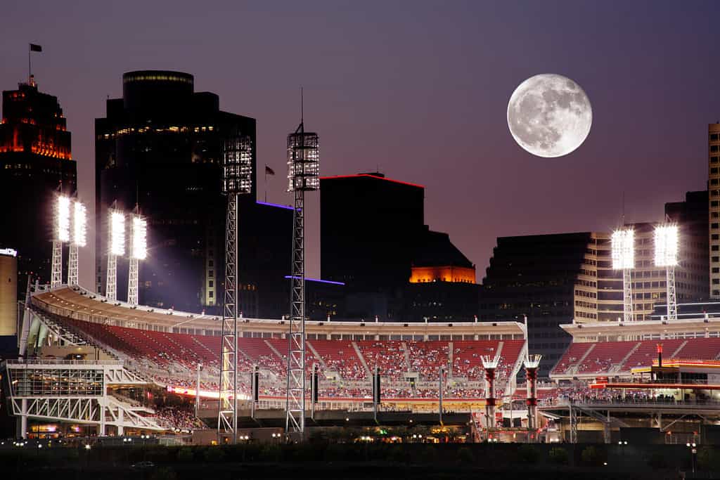 Cincinnati Ohio dopo il tramonto, Reds vs Cubs